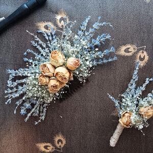 Elegant Floral Hair Accessory